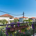 Apartment Mavi